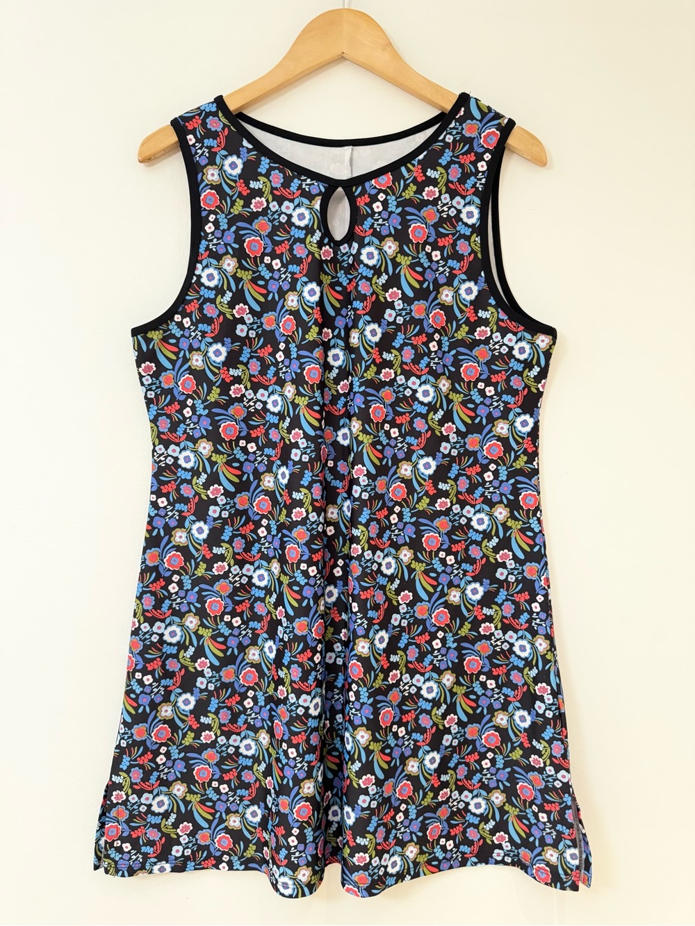 nuu•muu Fleurty Active Dress Black Ditsy Floral Keyhole Athleisure Medium - Picture 2 of 16
